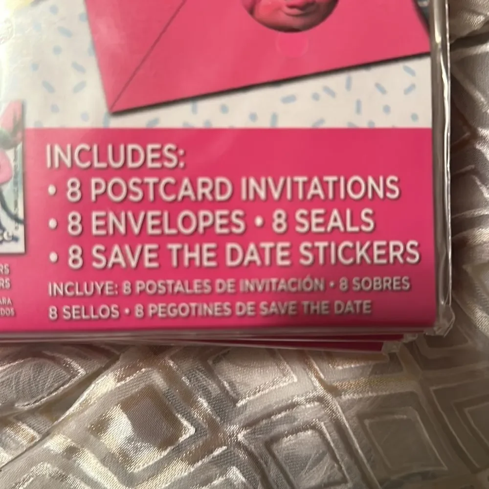 Trolls Pack of 8 Party Invitations with Envelopes